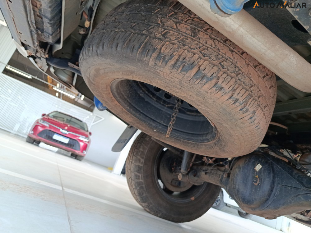 TOYOTA HILUX 2.8 D-4D TURBO DIESEL CD SR 4X4 AUTOM&Aacute;TICO