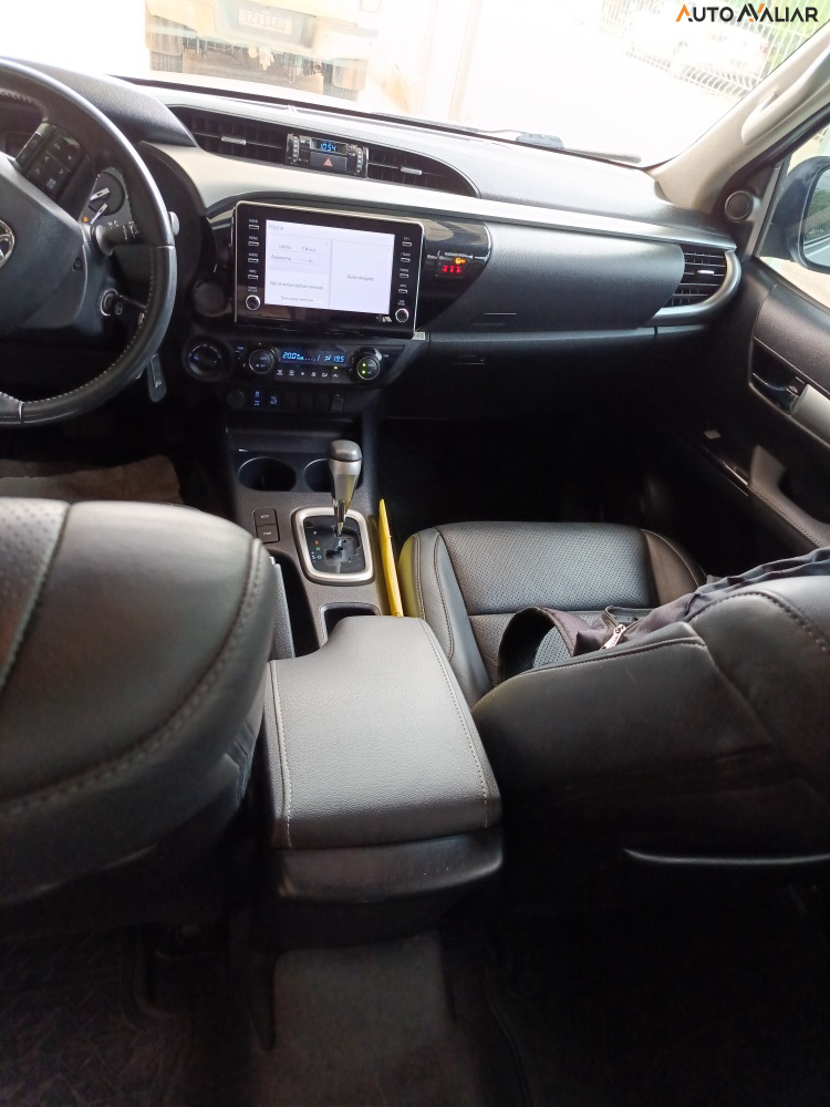 TOYOTA HILUX 2.8 D-4D TURBO DIESEL CD SR 4X4 AUTOM&Aacute;TICO