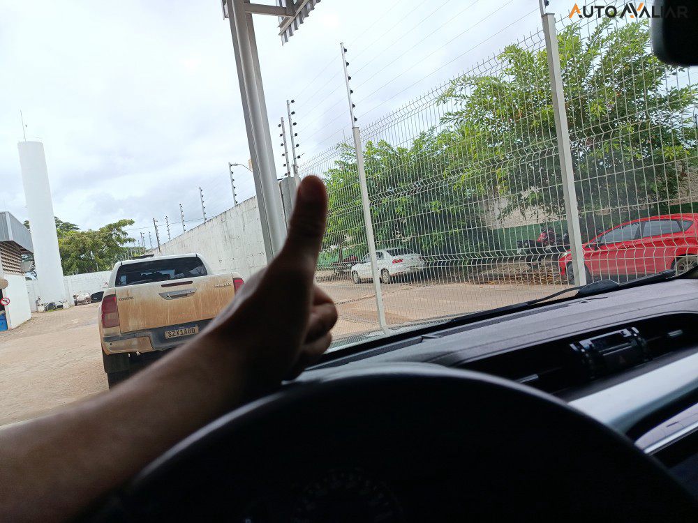 TOYOTA HILUX 2.8 D-4D TURBO DIESEL CD SR 4X4 AUTOM&Aacute;TICO