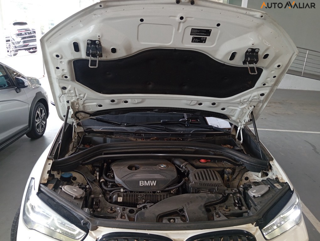 BMW X1 2.0 16V TURBO ACTIVEFLEX SDRIVE20I 4P AUTOMATICO