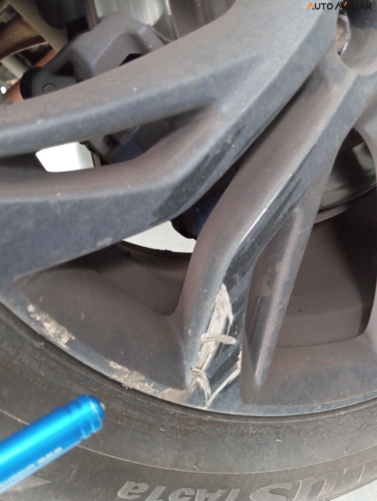 BMW X1 2.0 16V TURBO ACTIVEFLEX SDRIVE20I 4P AUTOMATICO