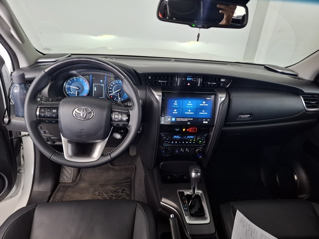 TOYOTA HILUX SW4 2.8 D-4D TURBO DIESEL SRX 7L 4X4 AUTOM&Aacute;TICO