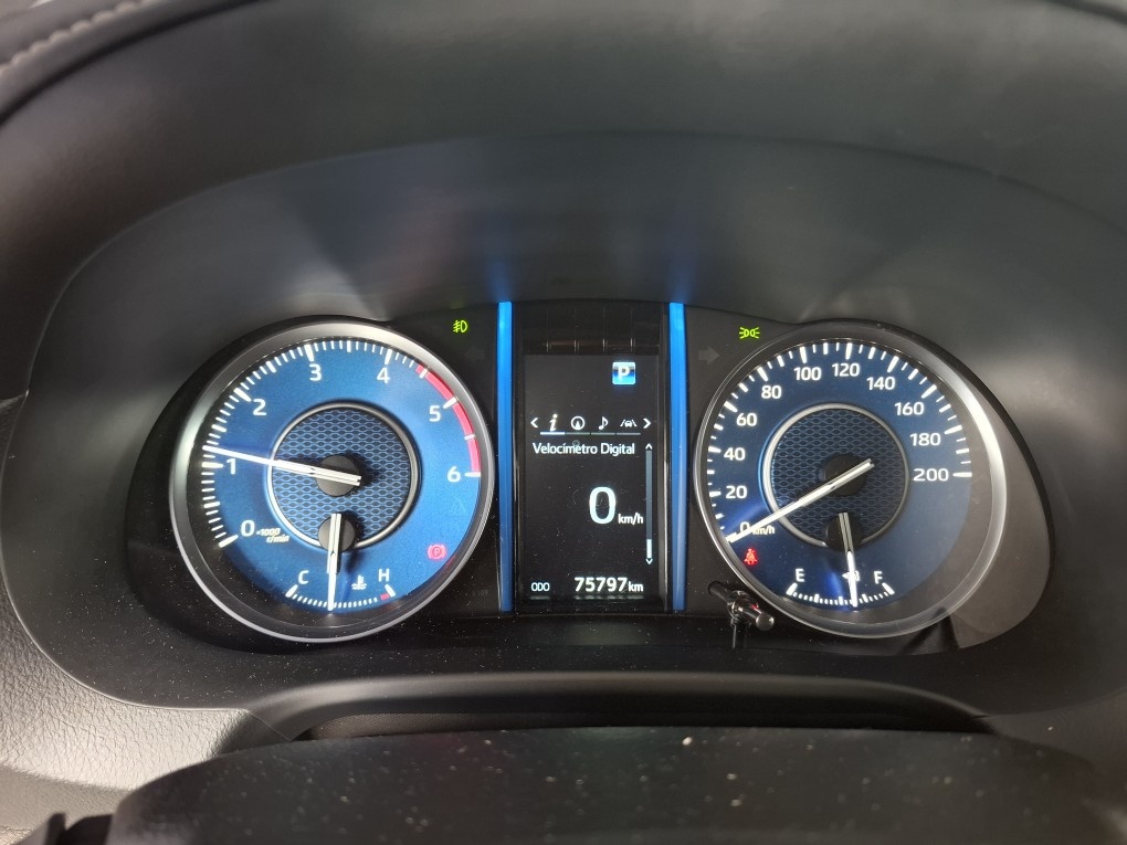 TOYOTA HILUX SW4 2.8 D-4D TURBO DIESEL SRX 7L 4X4 AUTOM&Aacute;TICO