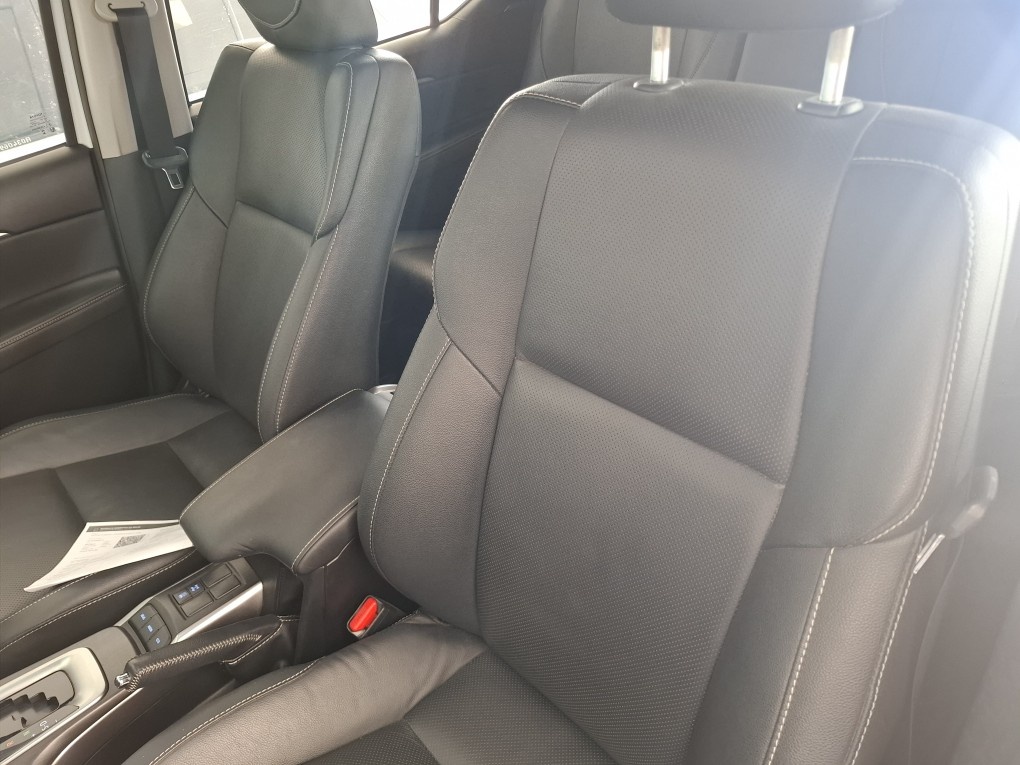 TOYOTA HILUX SW4 2.8 D-4D TURBO DIESEL SRX 7L 4X4 AUTOM&Aacute;TICO