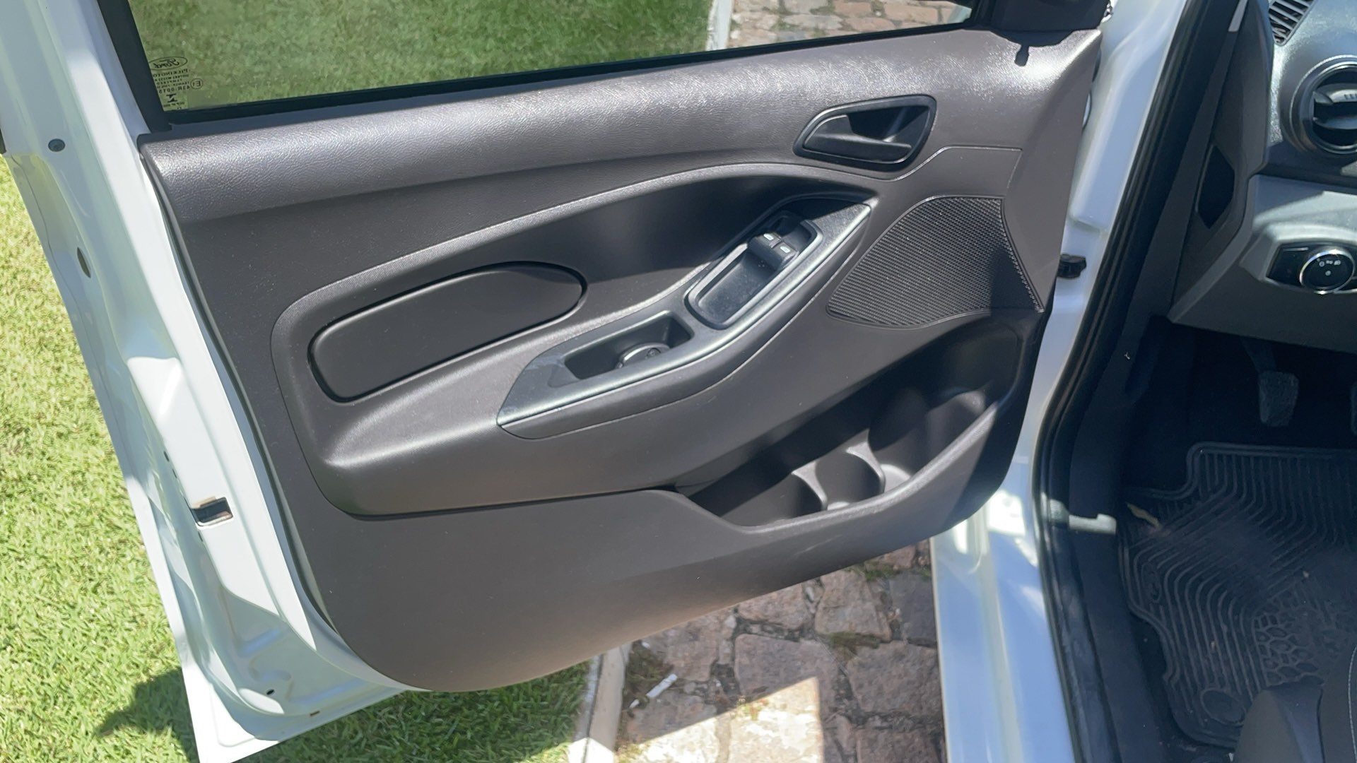 FORD KA 1.0 SE / SE PLUS TI-VCT FLEX