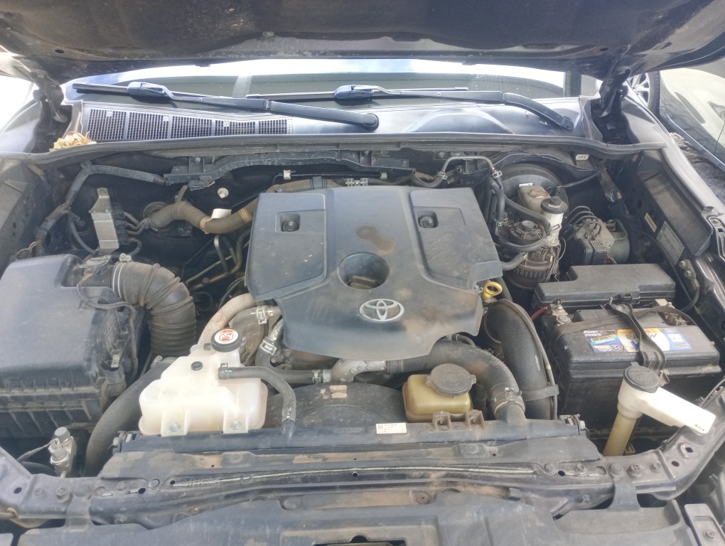 TOYOTA HILUX SW4 2.8 SRX 4X4 7 LUGARES 16V TURBO INTERCOOLER DIESEL 4P AUTOMATICO