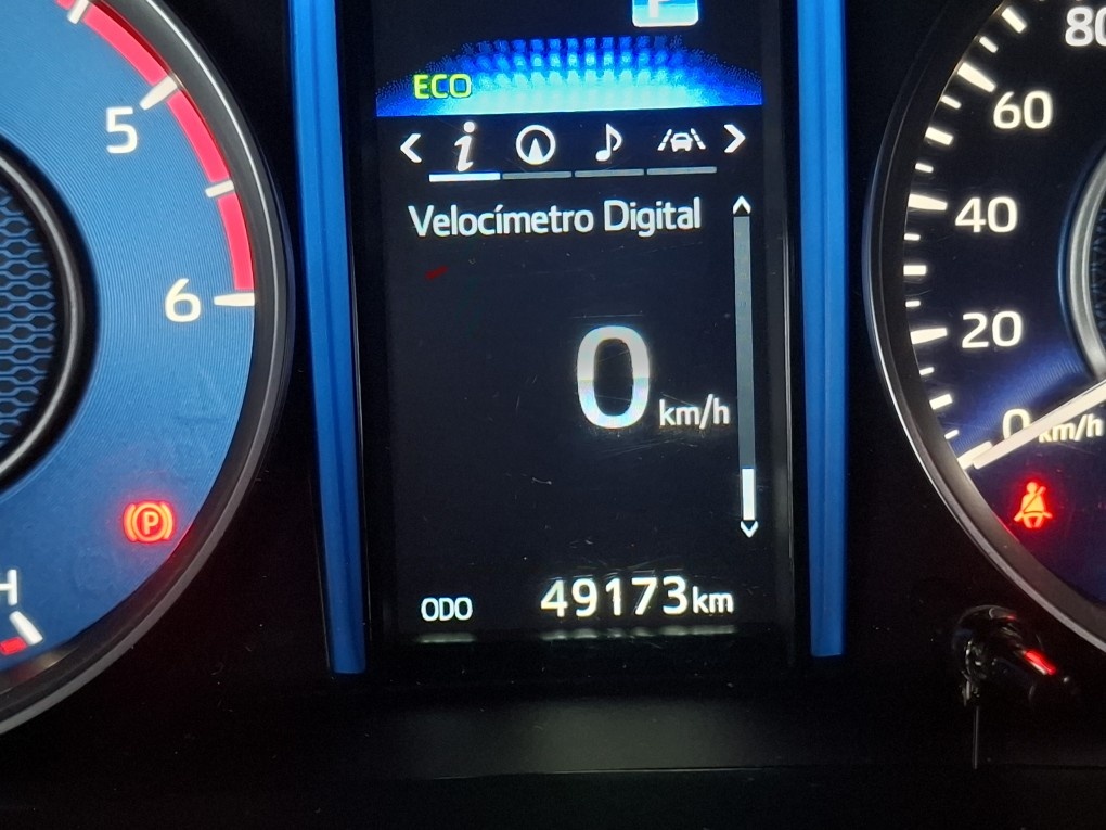 TOYOTA HILUX SW4 2.8 D-4D TURBO DIESEL SRX PLATINUM 7L 4X4 AUTOM&Aacute;TICO