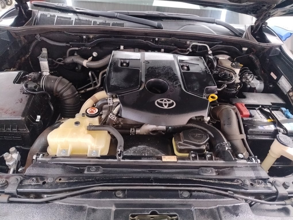 TOYOTA HILUX SW4 2.8 D-4D TURBO DIESEL SRX 4X4 AUTOM&Aacute;TICO