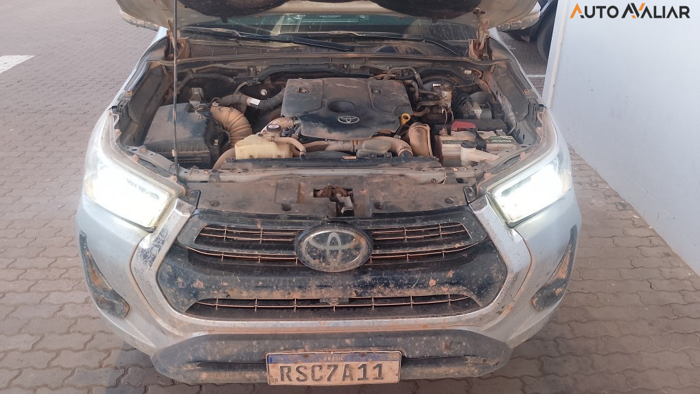 TOYOTA HILUX 2.8 D-4D TURBO DIESEL CD SRX 4X4 AUTOM&Aacute;TICO