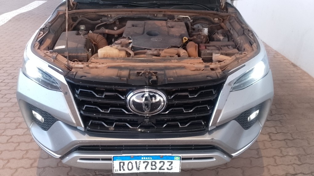 TOYOTA HILUX SW4 2.8 D-4D TURBO DIESEL SRX 4X4 AUTOM&Aacute;TICO