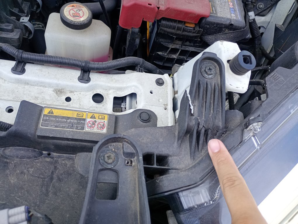 TOYOTA COROLLA CROSS 1.8 VVT-I HYBRID FLEX XRX CVT