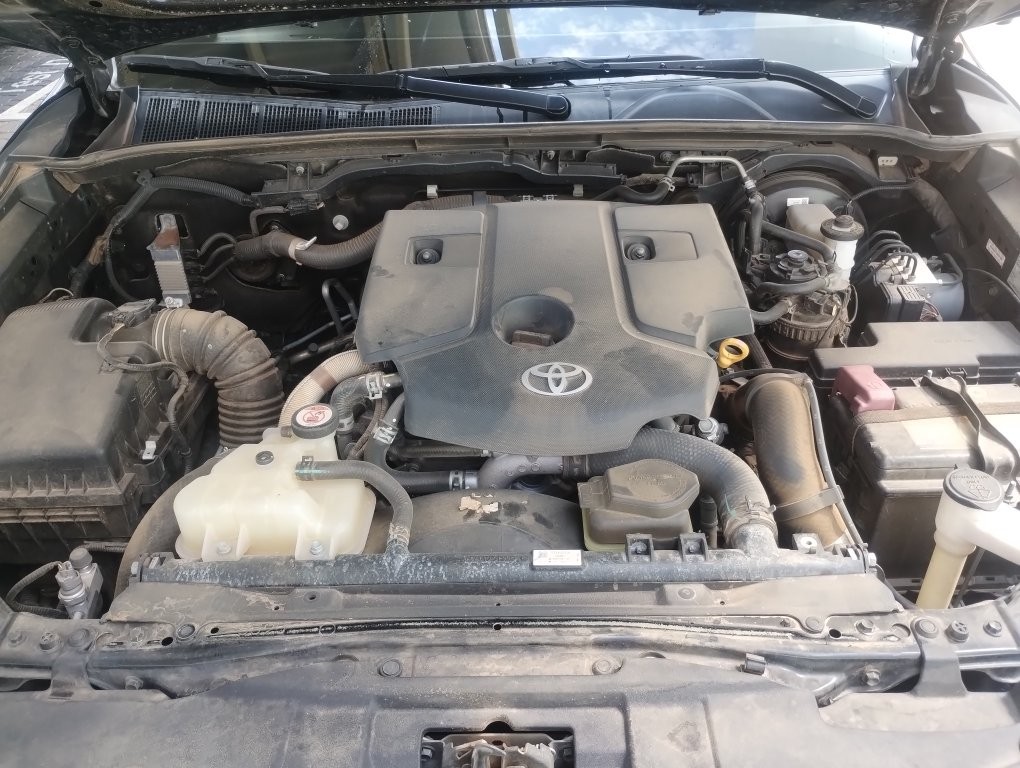 TOYOTA HILUX SW4 2.8 D-4D TURBO DIESEL SRX 7L 4X4 AUTOM&Aacute;TICO