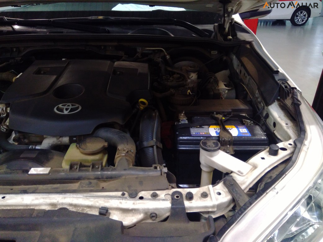 TOYOTA HILUX 2.8  TURBO DIESEL CD SRV 4X4 AUTOM&Aacute;TICO