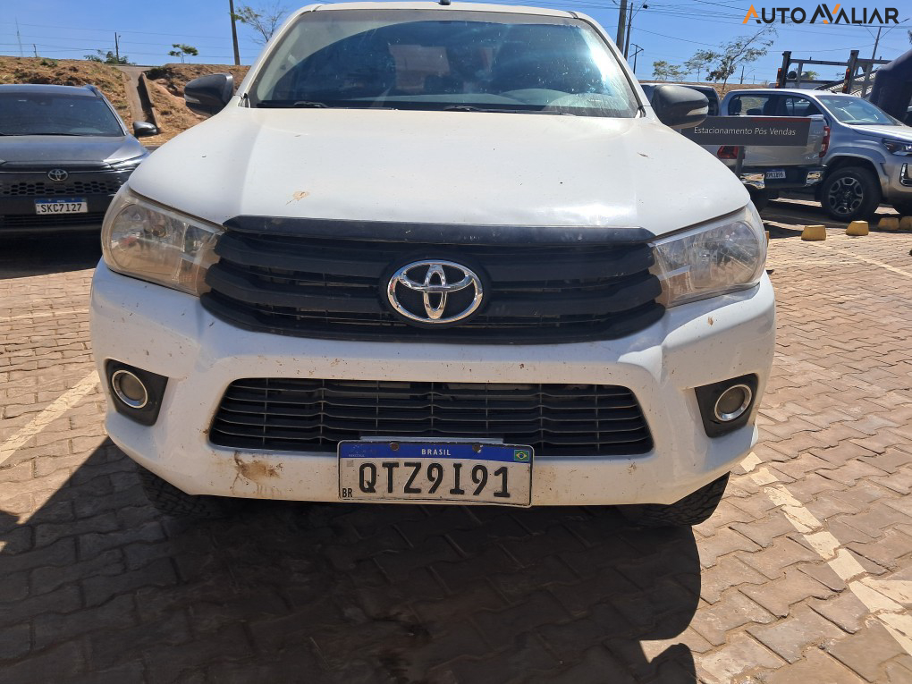 TOYOTA HILUX 2.8 POWER PACK 4X4 CD 16V DIESEL 4P MANUAL