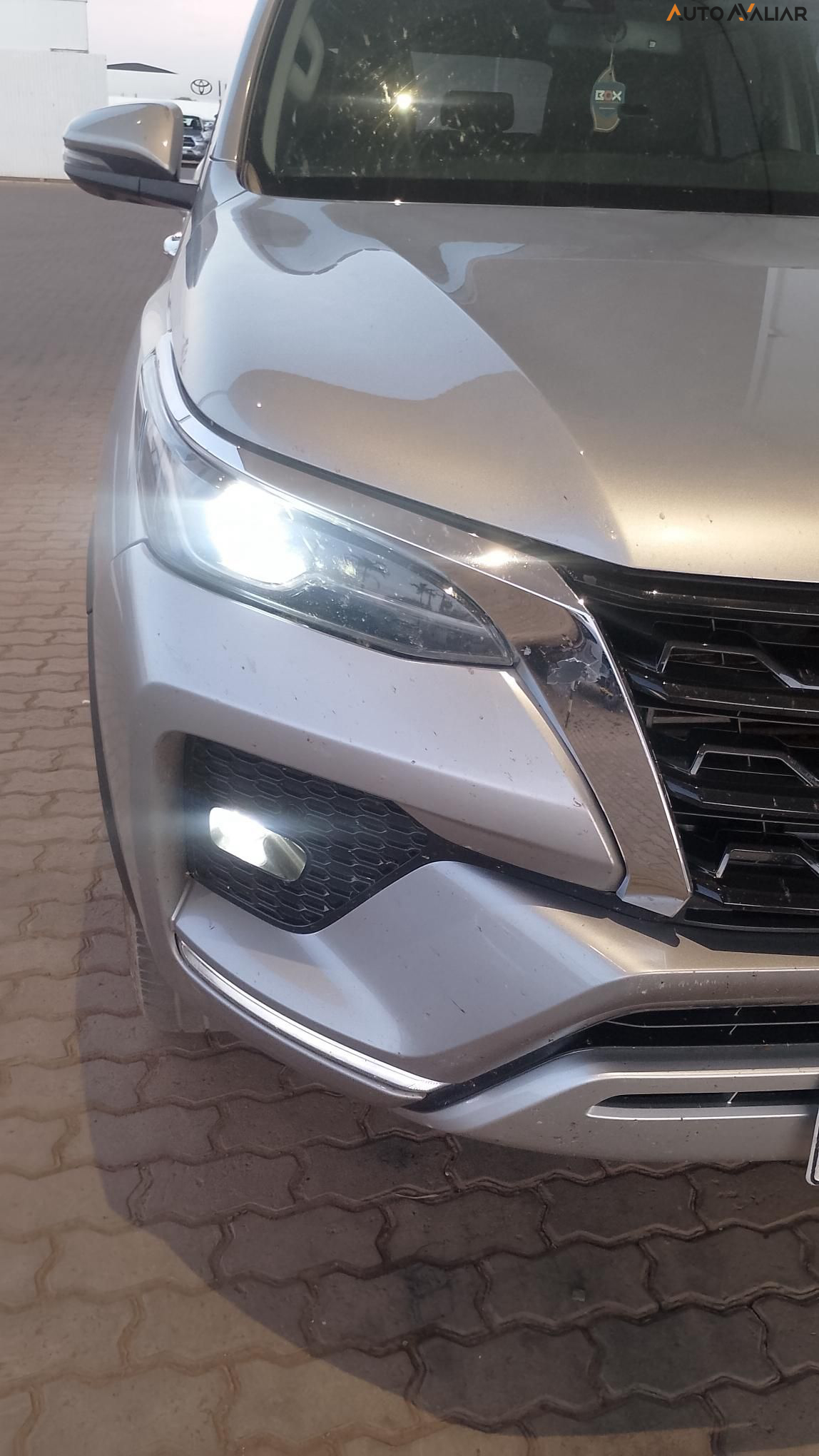 TOYOTA HILUX SW4 2.8 D-4D TURBO DIESEL SRX 4X4 AUTOM&Aacute;TICO