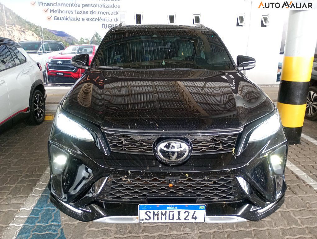 TOYOTA HILUX SW4 2.8 D-4D TURBO DIESEL DIAMOND 7L 4X4 AUTOM&Aacute;TICO