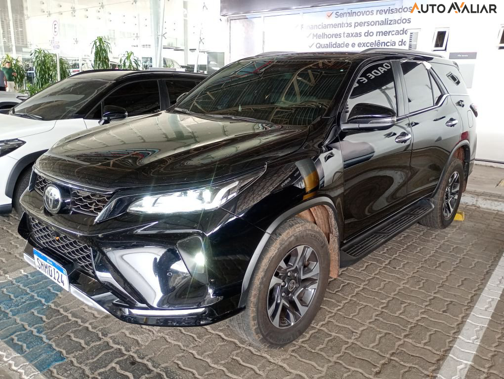 TOYOTA HILUX SW4 2.8 D-4D TURBO DIESEL DIAMOND 7L 4X4 AUTOM&Aacute;TICO