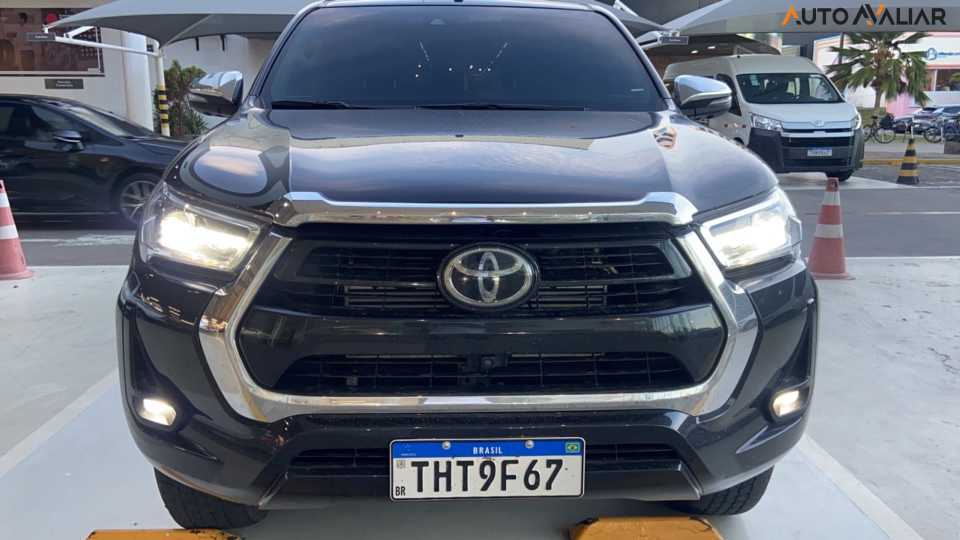 TOYOTA HILUX 2.8 D-4D TURBO DIESEL CD SRX 4X4 AUTOM&Aacute;TICO