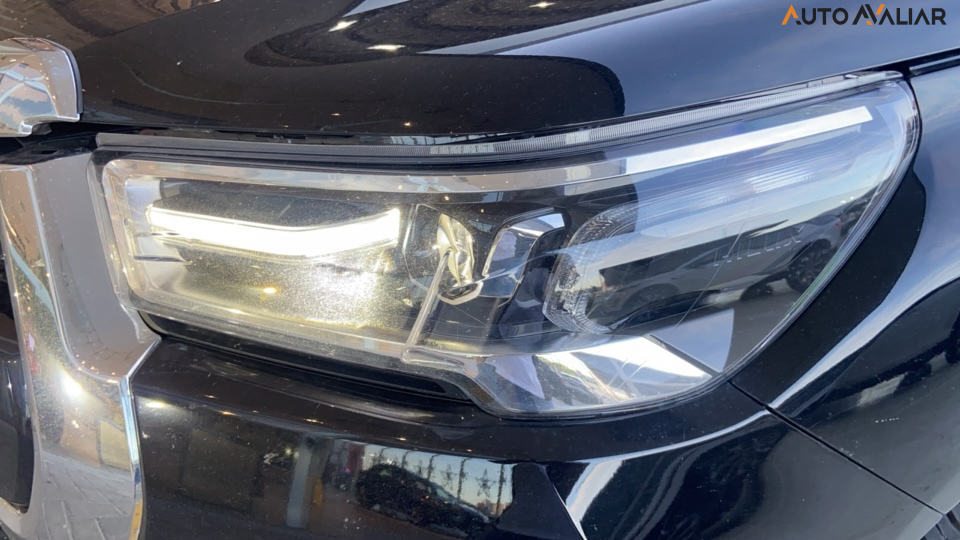 TOYOTA HILUX 2.8 D-4D TURBO DIESEL CD SRX 4X4 AUTOM&Aacute;TICO