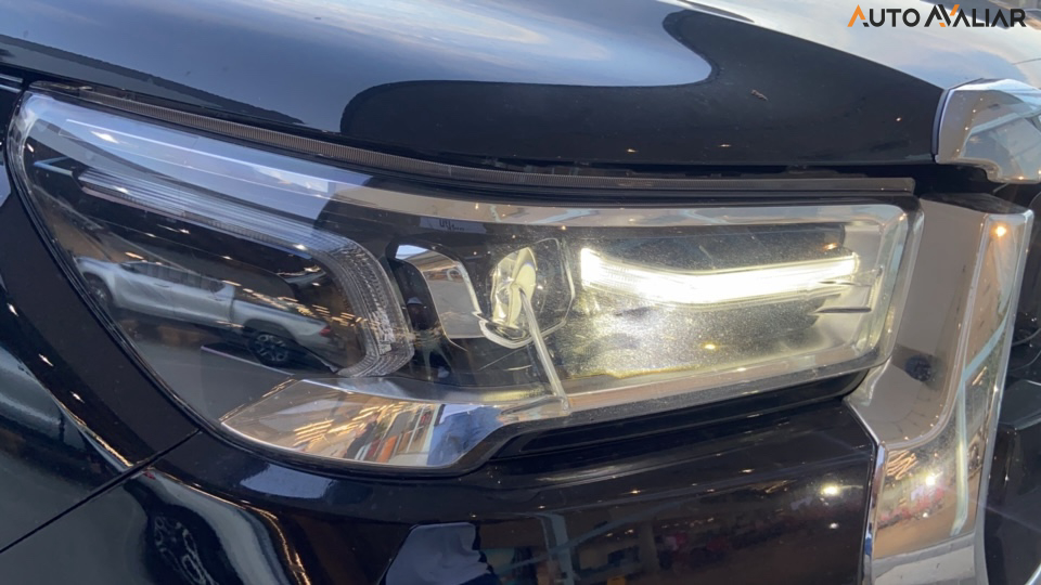 TOYOTA HILUX 2.8 D-4D TURBO DIESEL CD SRX 4X4 AUTOM&Aacute;TICO