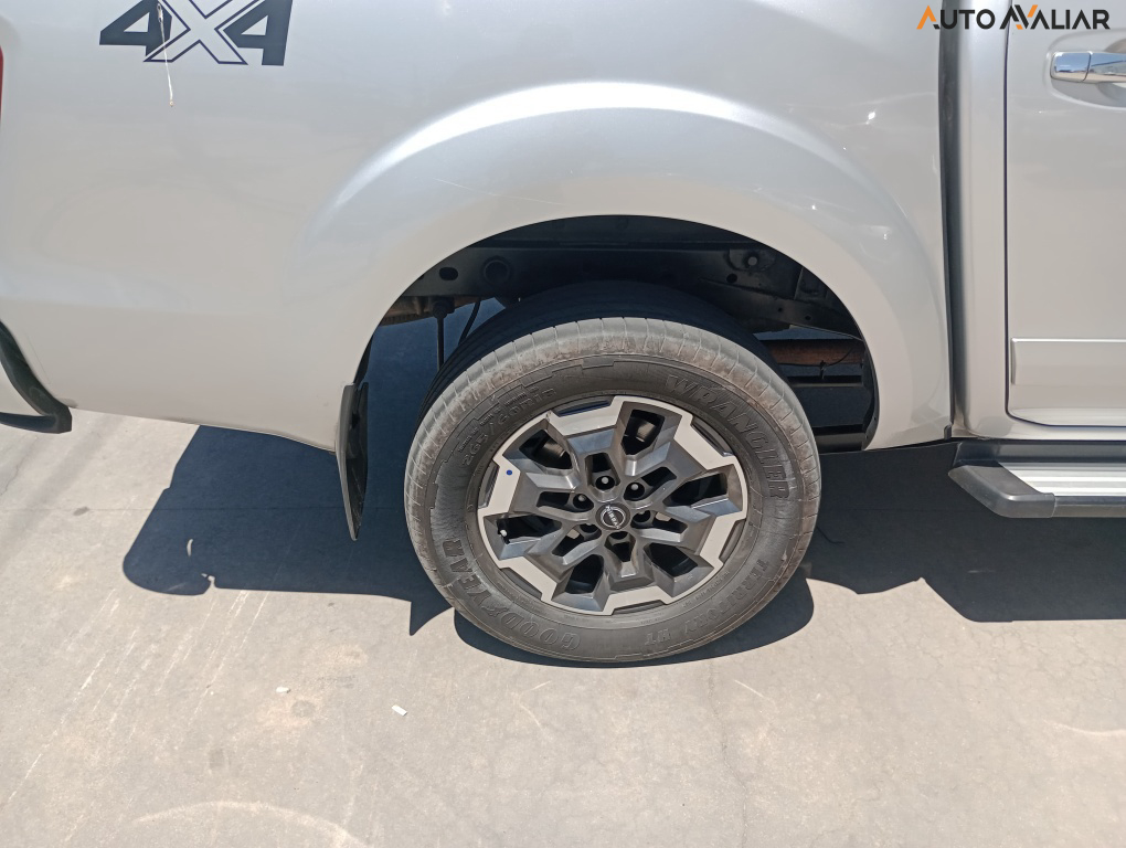 NISSAN FRONTIER 2.3 16V TURBO DIESEL PLATINUM CD 4X4 AUTOM&Aacute;TICO