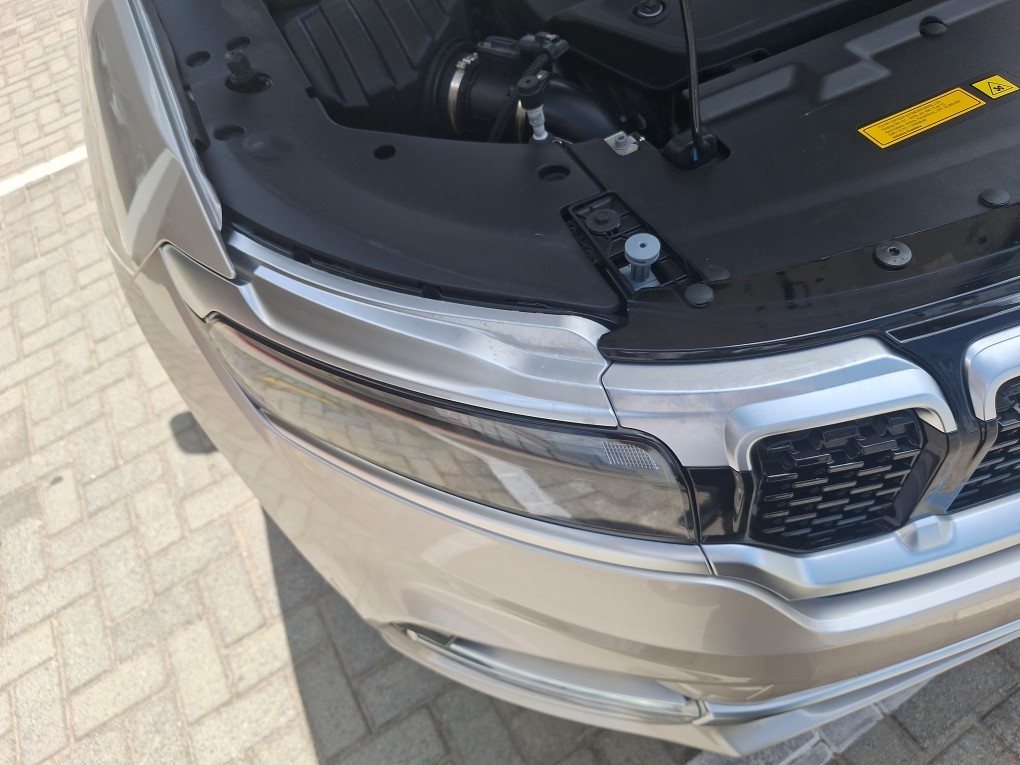 JEEP COMMANDER 2.0 TD380 TURBO DIESEL OVERLAND AT9