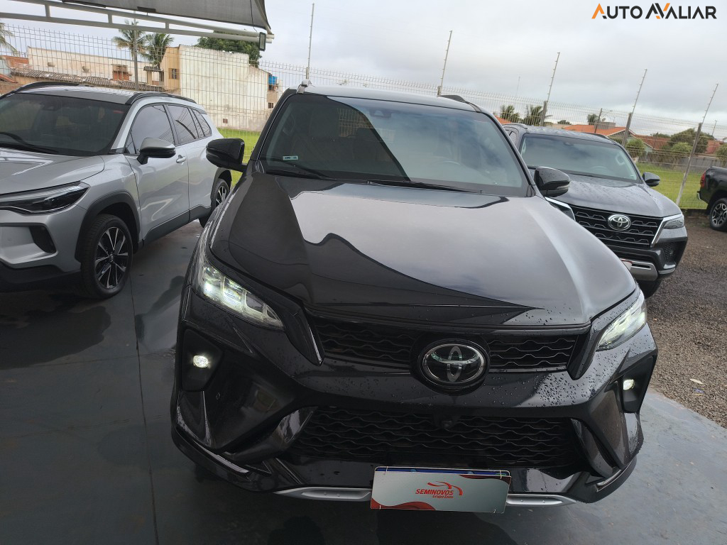 TOYOTA HILUX SW4 2.8 D-4D TURBO DIESEL DIAMOND 7L 4X4 AUTOM&Aacute;TICO