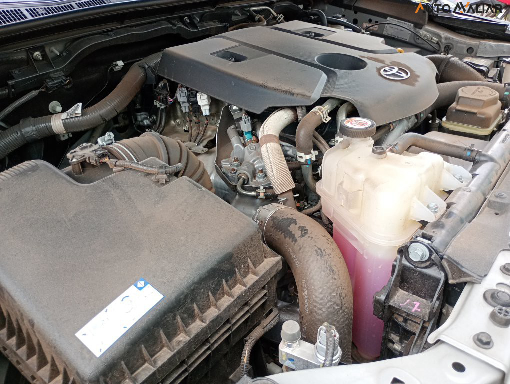 TOYOTA HILUX SW4 2.8 D-4D TURBO DIESEL SRX PLATINUM 7L 4X4 AUTOM&Aacute;TICO