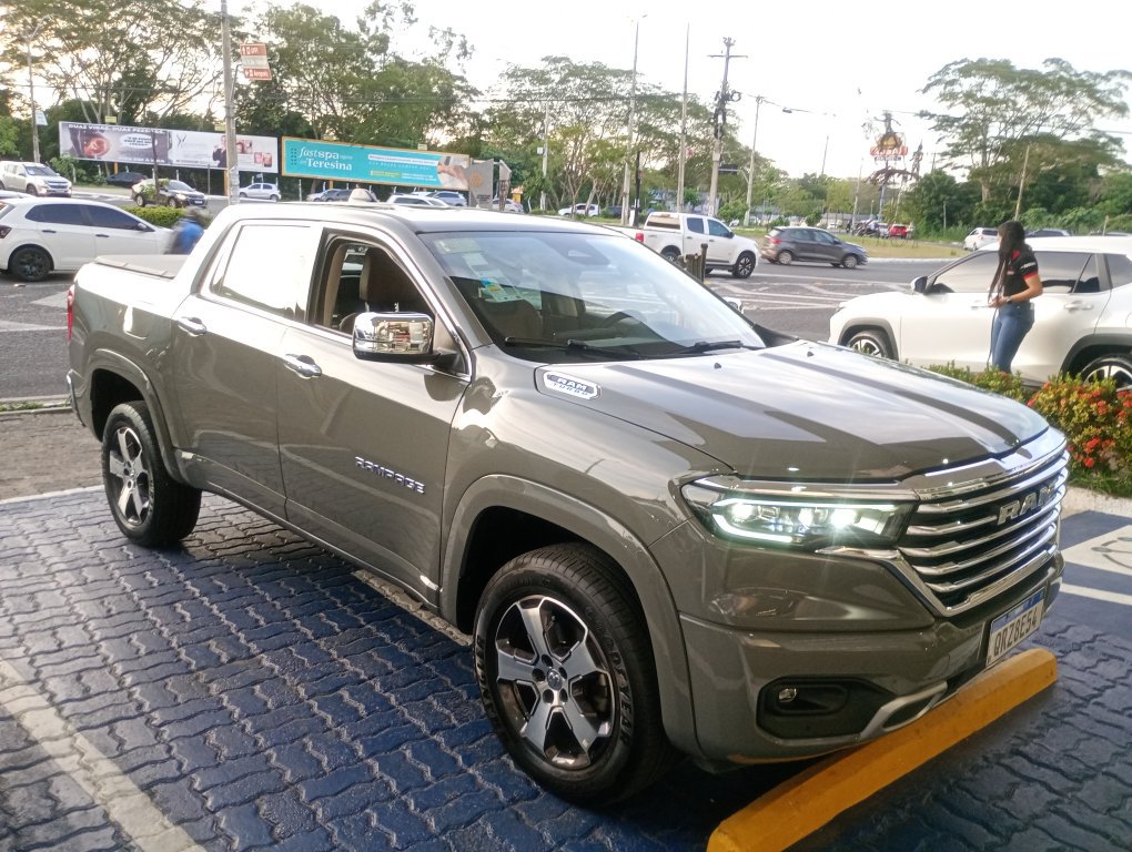 RAM RAMPAGE 2.0 TURBO DIESEL LARAMIE 4X4 AUTOMÁTICO