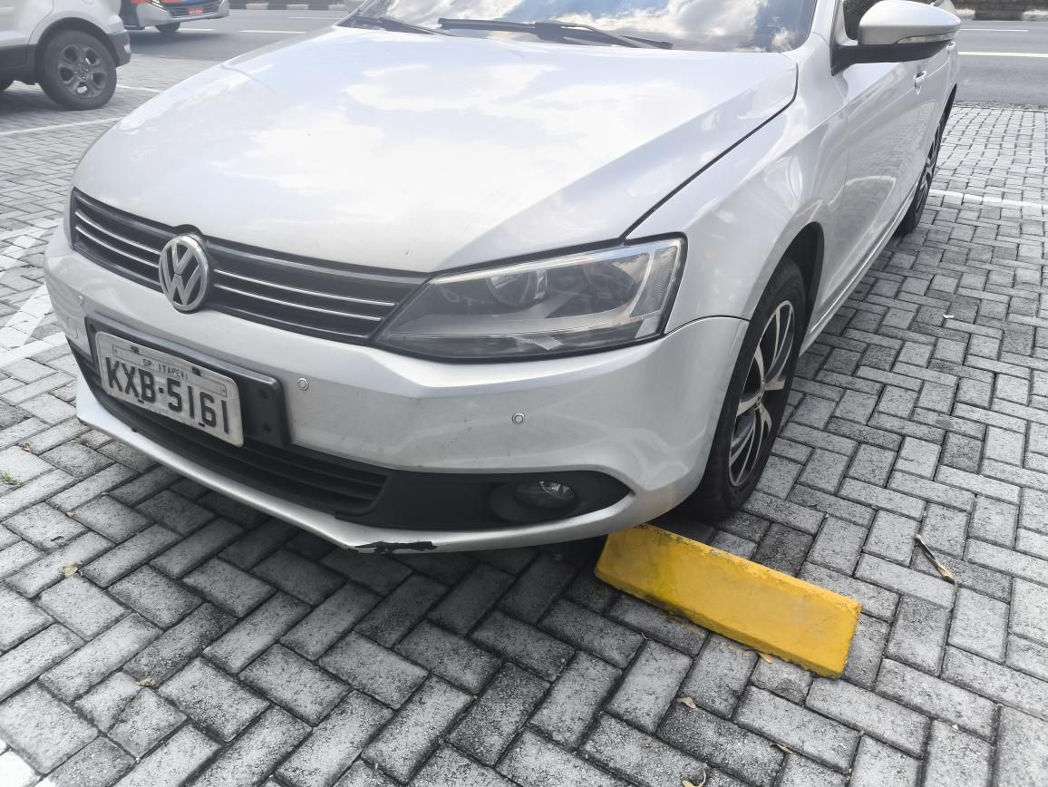 VOLKSWAGEN JETTA 2.0 COMFORTLINE FLEX 4P MANUAL