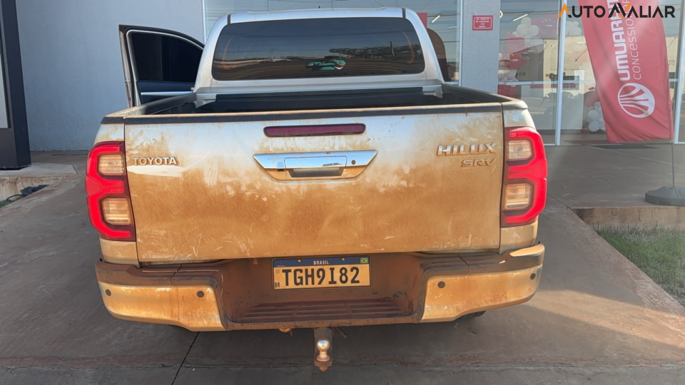 TOYOTA HILUX 2.8 D-4D TURBO DIESEL CD SRV 4X4 AUTOM&Aacute;TICO