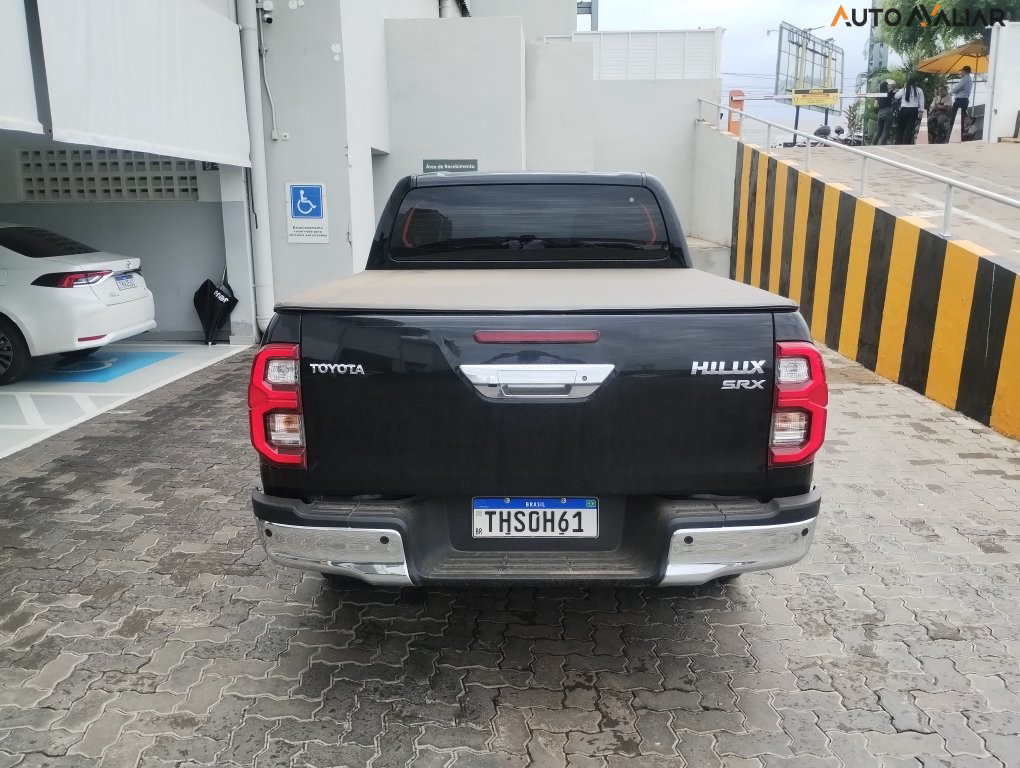 TOYOTA HILUX 2.8 D-4D TURBO DIESEL CD SRX 4X4 AUTOM&Aacute;TICO