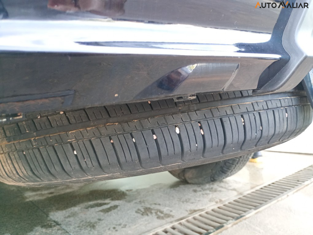 TOYOTA HILUX SW4 2.8 D-4D TURBO DIESEL SRX PLATINUM 7L 4X4 AUTOM&Aacute;TICO