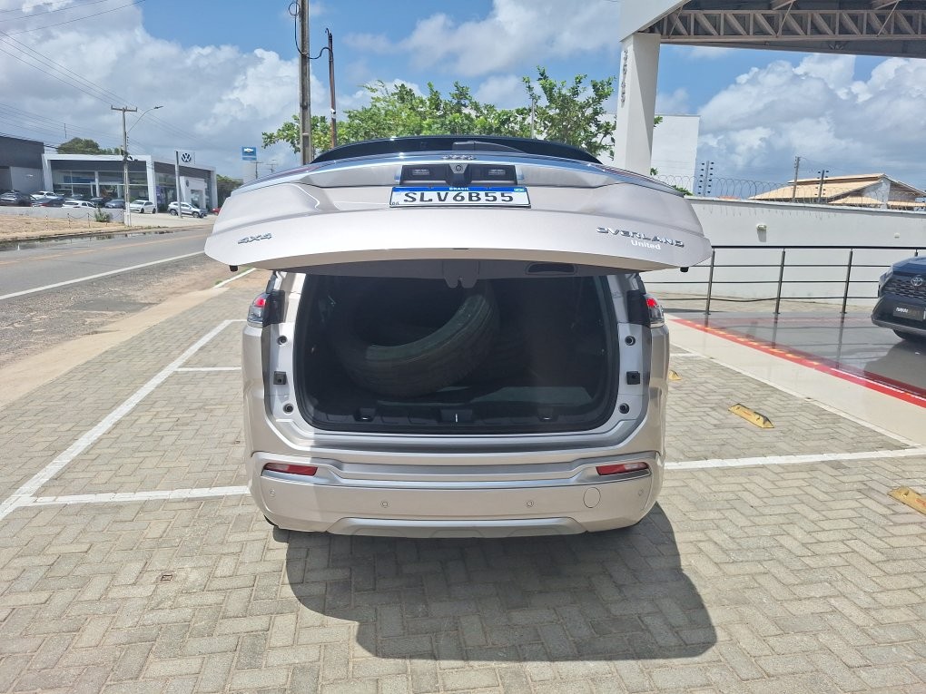 JEEP COMMANDER 2.0 TD380 TURBO DIESEL OVERLAND AT9