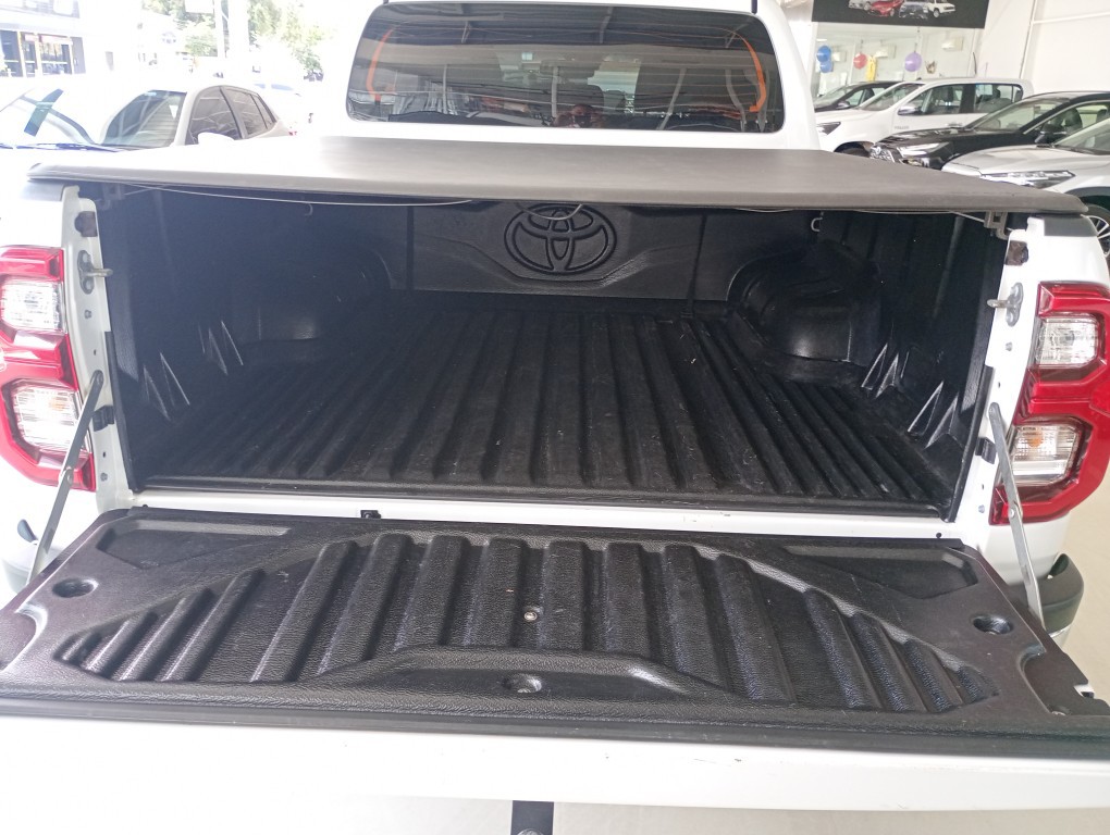 TOYOTA HILUX 2.8 D-4D TURBO DIESEL CD SRX PLUS 4X4 AUTOM&Aacute;TICO