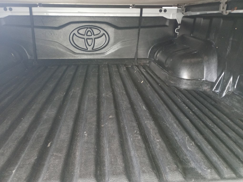 TOYOTA HILUX 2.8 D-4D TURBO DIESEL CD SRX PLUS 4X4 AUTOM&Aacute;TICO