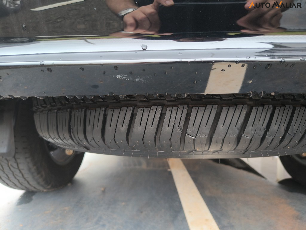 TOYOTA HILUX SW4 2.8 D-4D TURBO DIESEL DIAMOND 7L 4X4 AUTOM&Aacute;TICO