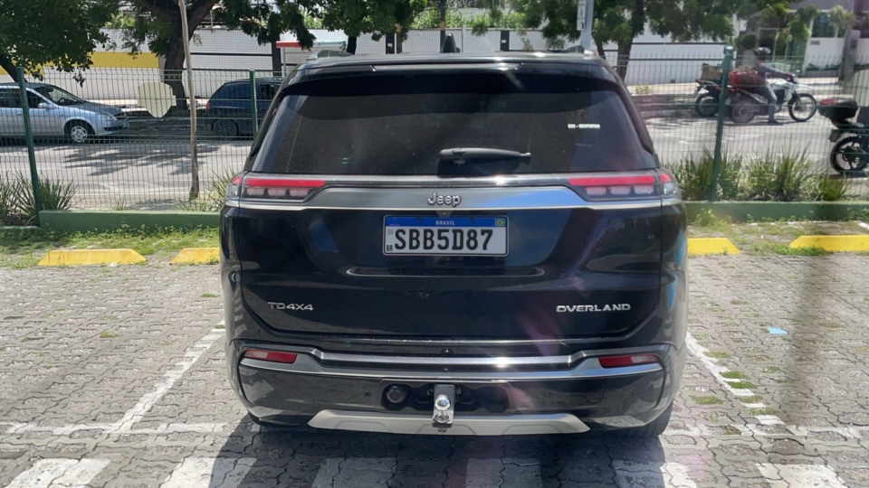 JEEP COMMANDER 2.0 TD380 TURBO DIESEL OVERLAND AT9