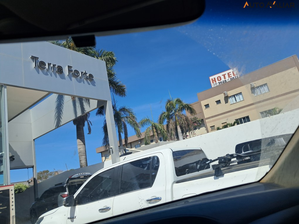 TOYOTA HILUX 2.8 POWER PACK 4X4 CD 16V DIESEL 4P MANUAL