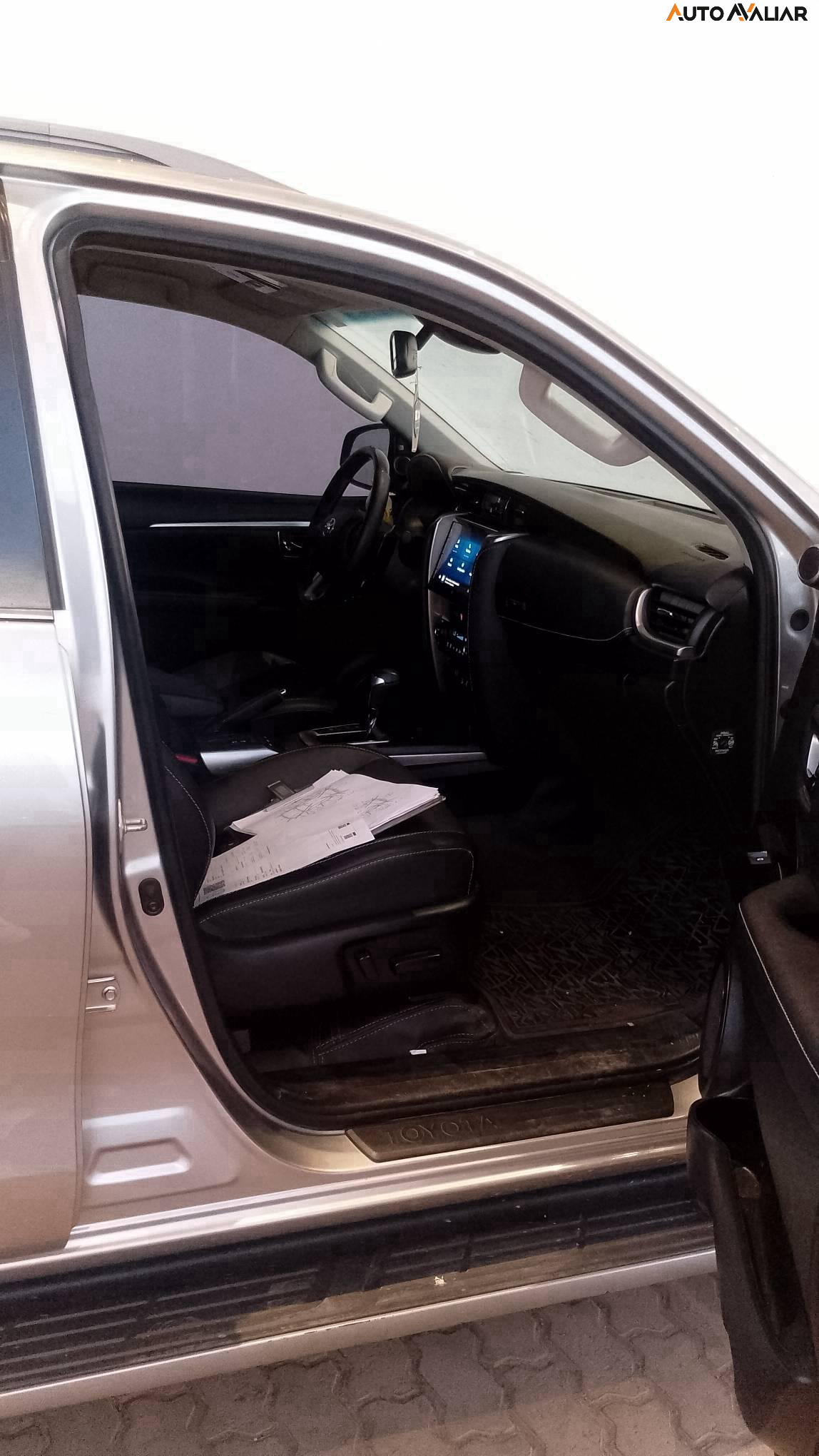 TOYOTA HILUX SW4 2.8 D-4D TURBO DIESEL SRX 4X4 AUTOM&Aacute;TICO