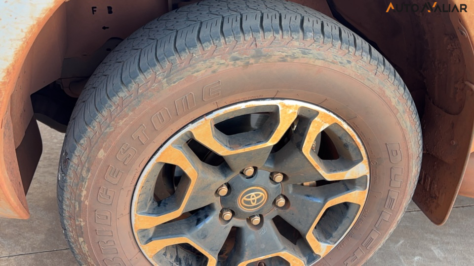 TOYOTA HILUX 2.8 D-4D TURBO DIESEL CD SRV 4X4 AUTOM&Aacute;TICO