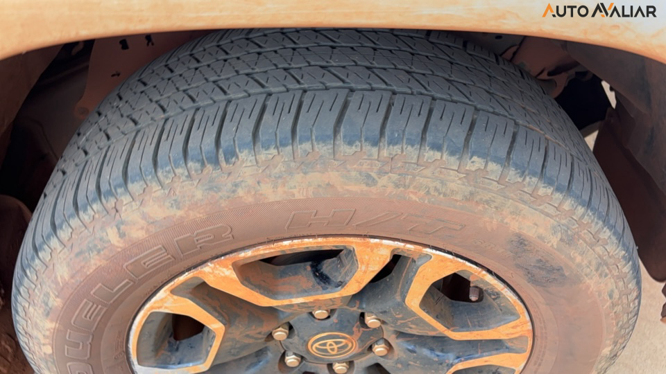 TOYOTA HILUX 2.8 D-4D TURBO DIESEL CD SRV 4X4 AUTOM&Aacute;TICO