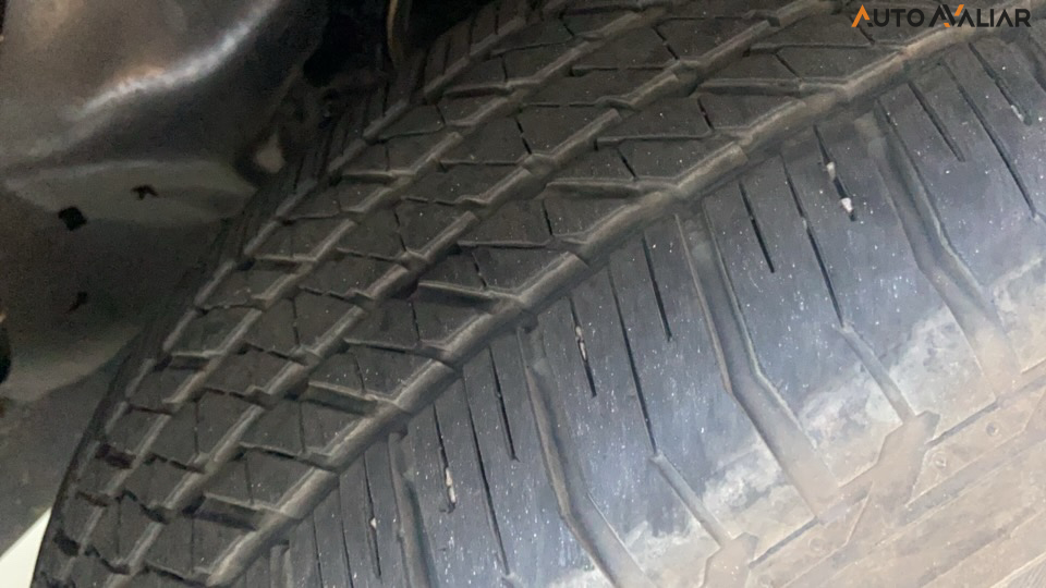 TOYOTA HILUX 2.8 D-4D TURBO DIESEL CD SRX 4X4 AUTOM&Aacute;TICO