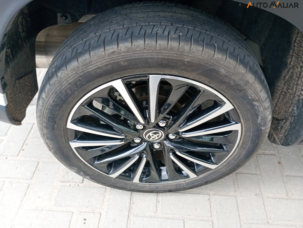 TOYOTA COROLLA CROSS 2.0 VVT-IE FLEX XRX DIRECT SHIFT