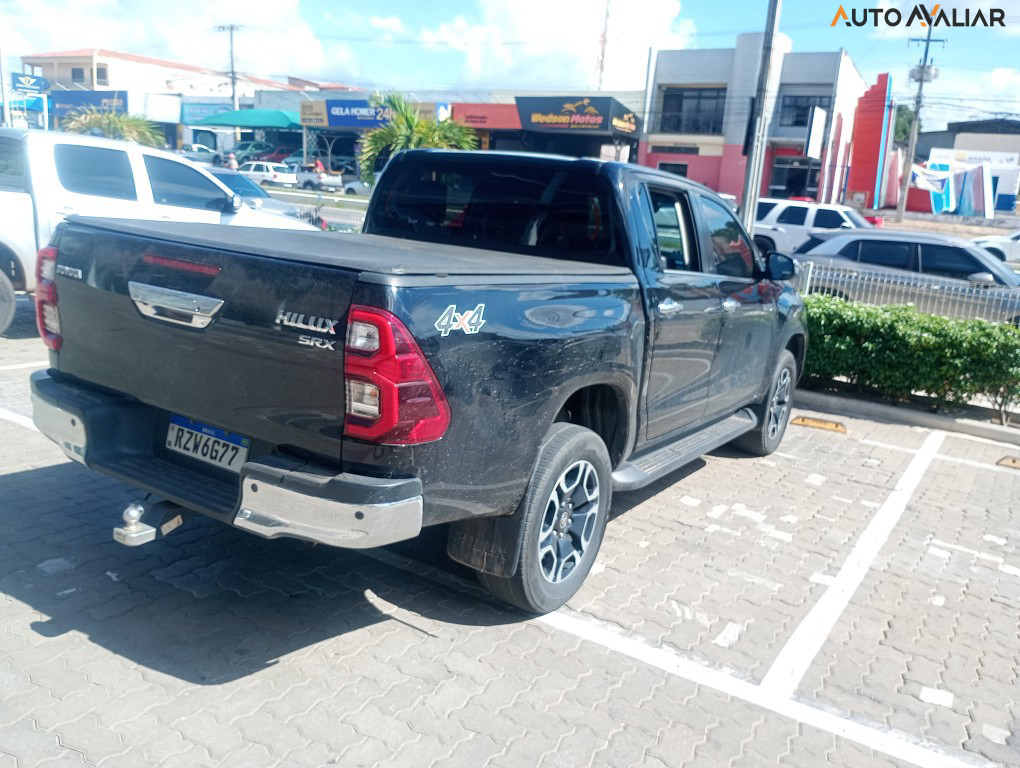 TOYOTA HILUX 2.8 D-4D TURBO DIESEL CD SRX 4X4 AUTOM&Aacute;TICO