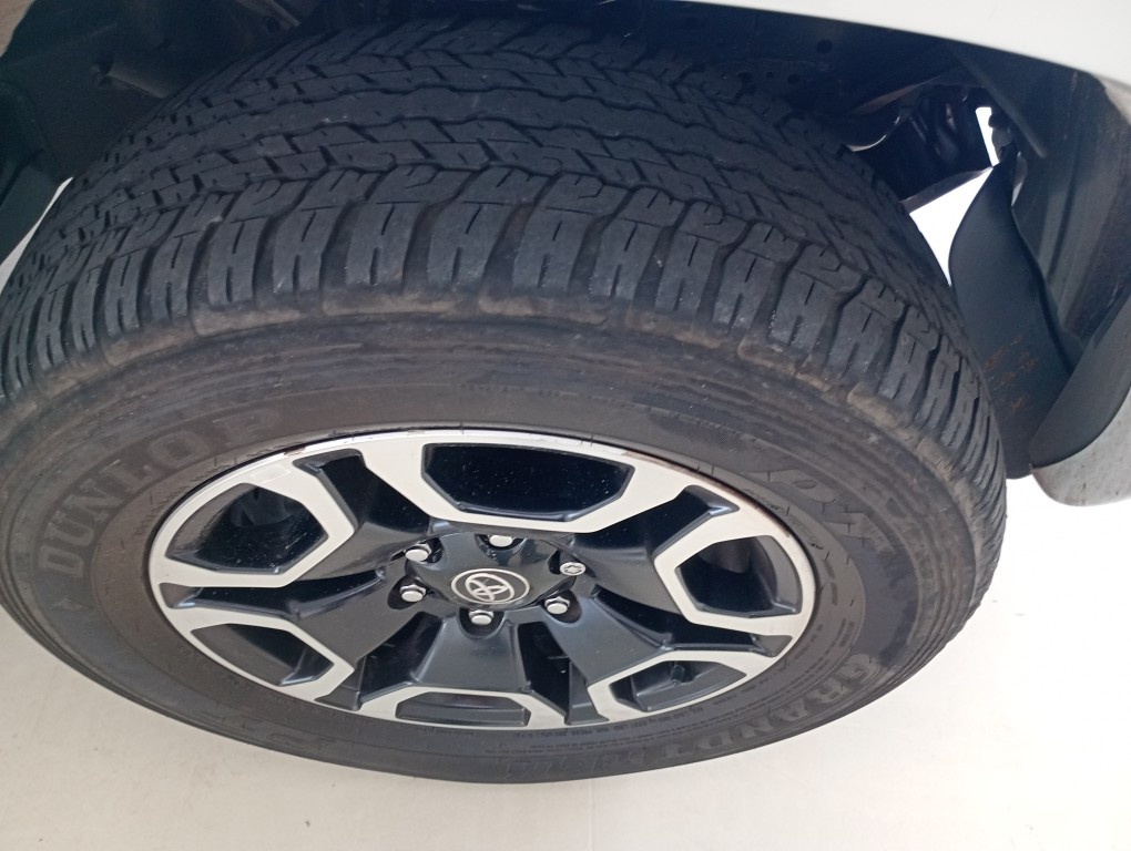 TOYOTA HILUX 2.8 D-4D TURBO DIESEL CD SRX PLUS 4X4 AUTOM&Aacute;TICO
