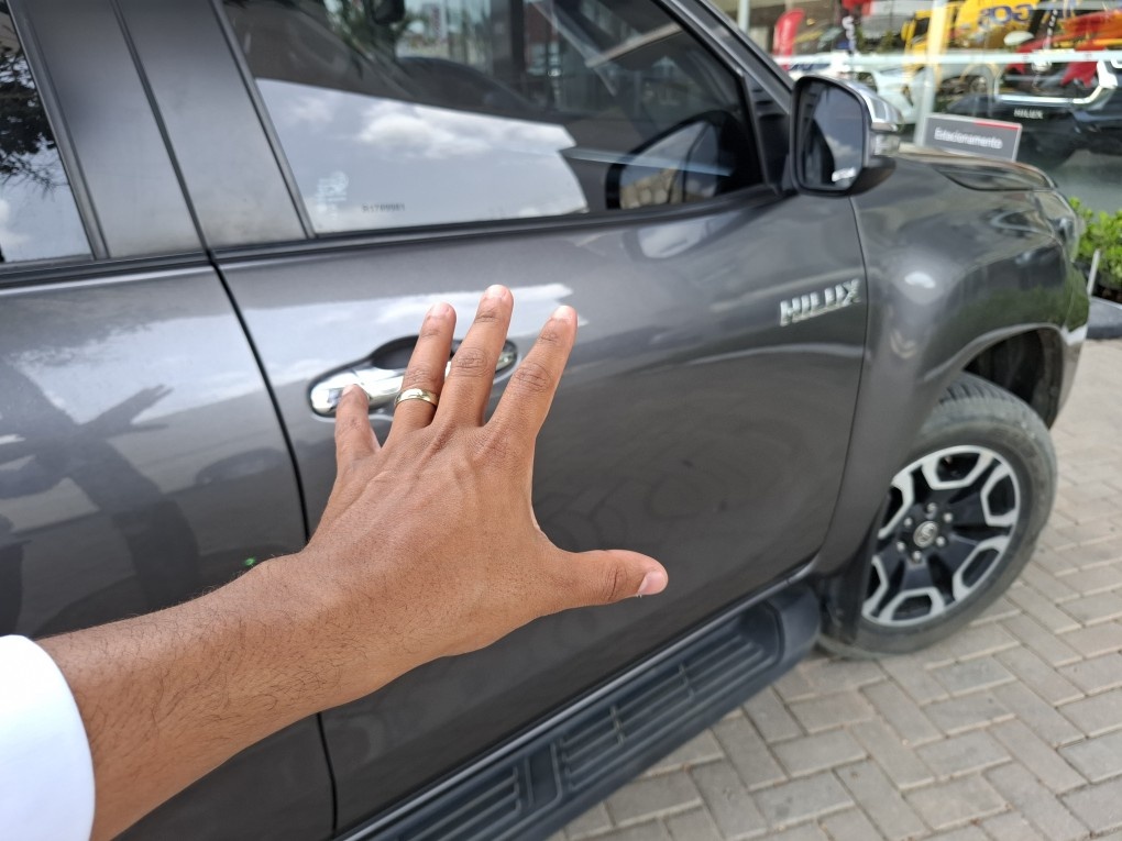 TOYOTA HILUX 2.8 D-4D TURBO DIESEL CD SRV 4X4 AUTOM&Aacute;TICO