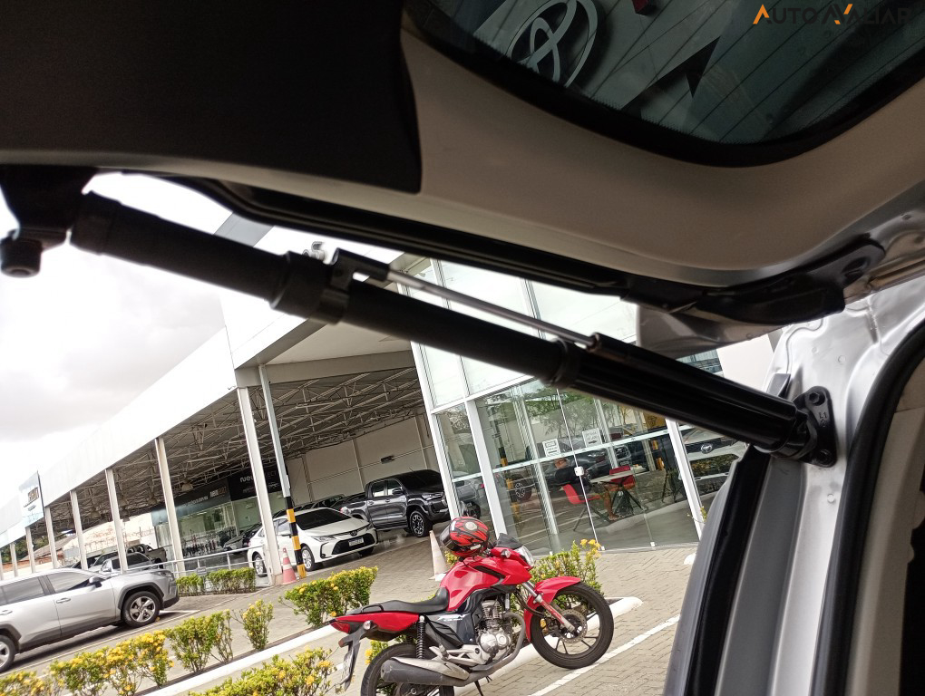 TOYOTA HILUX SW4 2.8 D-4D TURBO DIESEL SRX PLATINUM 7L 4X4 AUTOM&Aacute;TICO