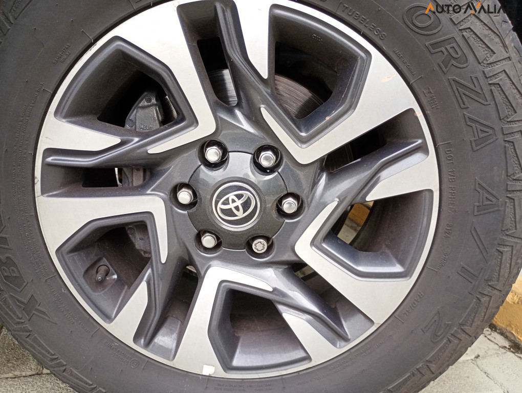 TOYOTA HILUX SW4 2.8 D-4D TURBO DIESEL SRX PLATINUM 7L 4X4 AUTOM&Aacute;TICO