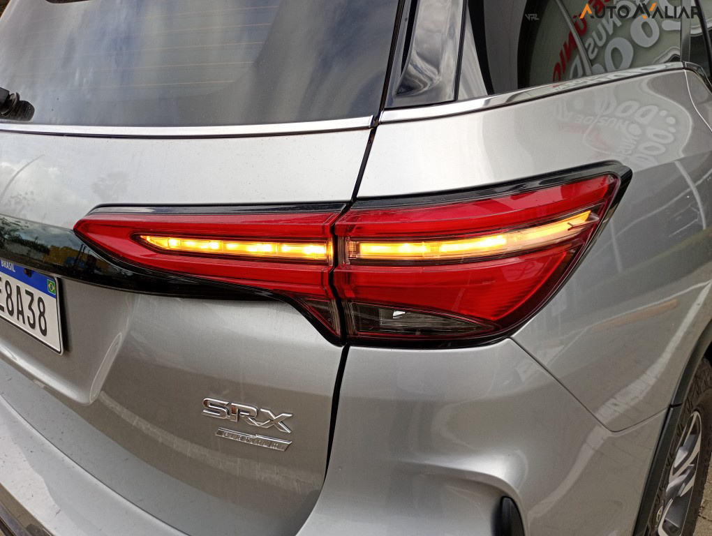 TOYOTA HILUX SW4 2.8 D-4D TURBO DIESEL SRX PLATINUM 7L 4X4 AUTOM&Aacute;TICO